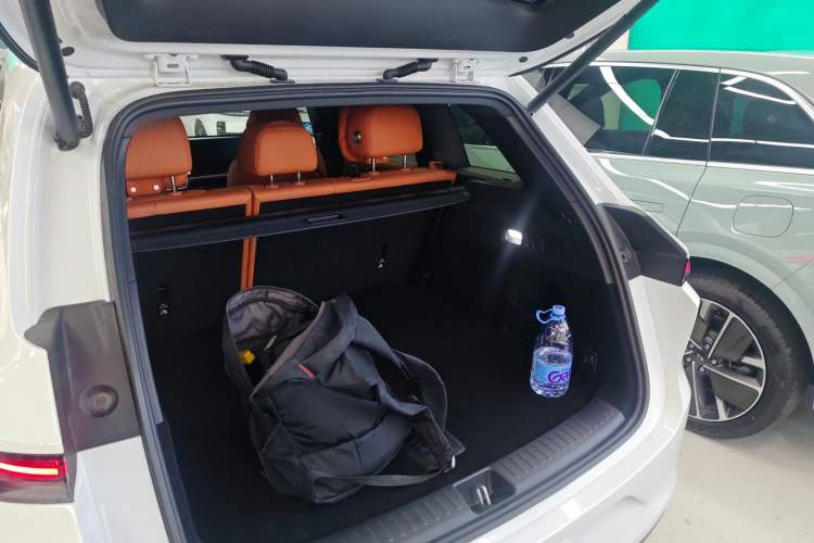 Used Li Auto L6 2025 Max Smart Refresh Edition Trunk