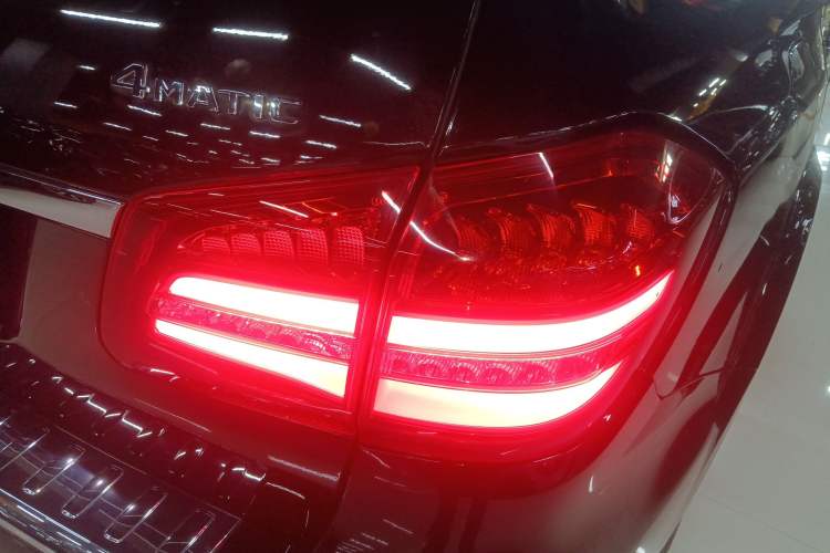 Used Mercedes-Benz GLS 2018 Refreshed GLS 400 4MATIC Dynamic Edition Right Rear Taillight