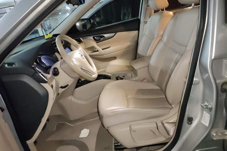 Used Nissan X-Trail 2015 2.0L CVT Comfort MAX Edition 2WD