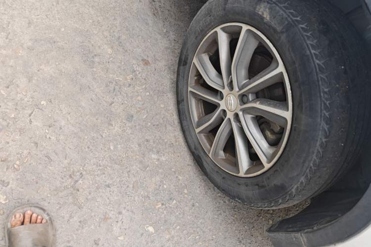 Used Geely Auto Emgrand X7 Sport 2018 1.8TD Automatic Two-Wheel Drive Smart Connect 4G Internet Edition
