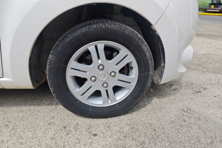 Used JMEV E200L 2018 E200L Standard Model (250 km) Right Front Wheel Hub