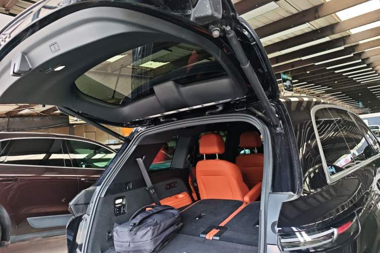 Used Li Auto L8 2023 Pro Model
