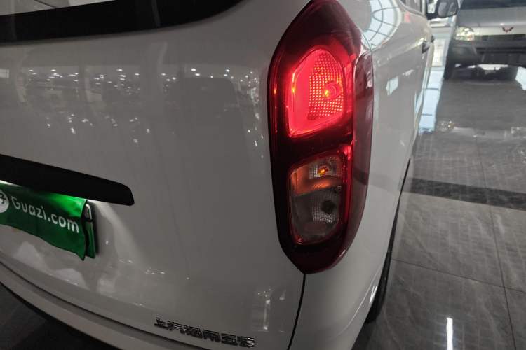 Used Wuling Hongguang New Energy 2024 All-Electric Model 300KM Practical Version Exterior 3