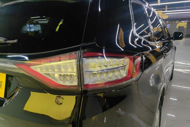 Used Ford Edge 2018 EcoBoost 245 Two-Wheel-Drive Titanium 7-Seater China VI Standard