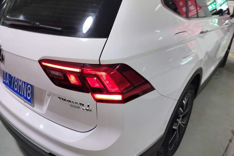 Used Volkswagen Tiguan L 2019 Revised 330TSI Automatic Two-Wheel Drive Smart & Luxury Edition China VI Standard
