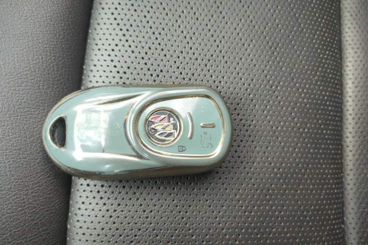 Used Buick Enclave 2022 652T Two-Wheel-Drive Prestige 7-Seater Vehicle Key