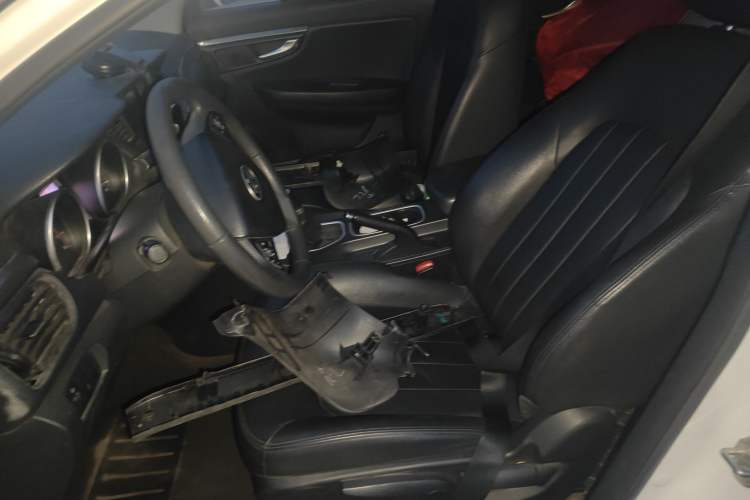 Used Bestune B50 2016 1.6L manual luxury version Left Front Seat