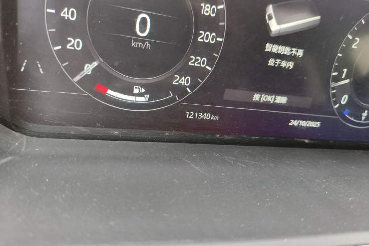 Used Land Rover Range 2019 3.0 SCV6 Legacy Edition Odometer Close Up