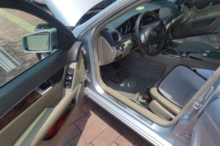 Used Mercedes-Benz C-Class 2011 C 200 CGI Elegant Model
