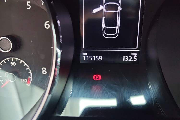 Used Volkswagen Lamando 2017 280TSI DSG Comfort Edition Odometer Close Up