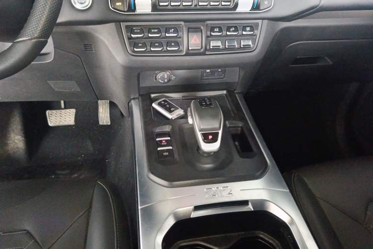 Used 212 T01 2025 2.0T Changfeng