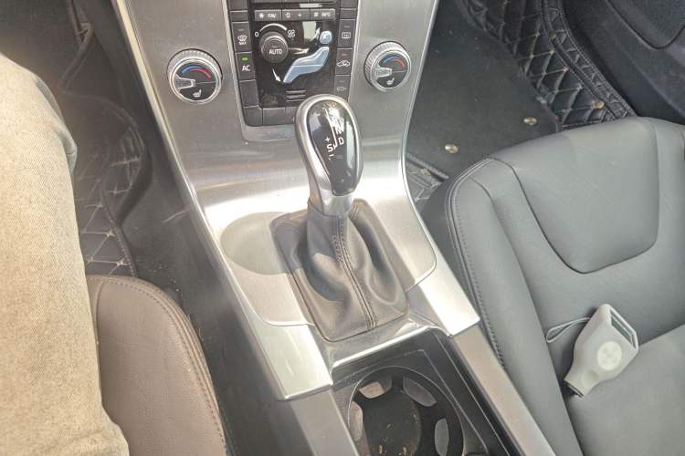 Used Volvo S60 2018 S60L T4 Zhiyuan Edition
