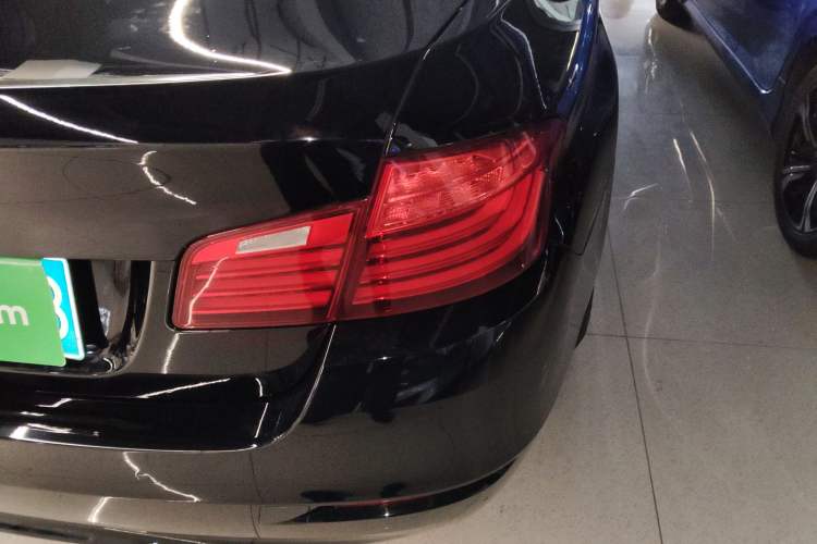 Used BMW 5 Series 2014 525Li Leading Model
