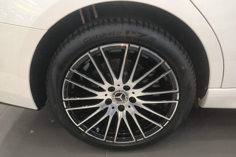 Used Mercedes-Benz C-Class 2025 Facelift C 260 L Sport Edition Right Rear Wheel Hub