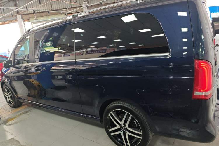 Used Mercedes-Benz V-Class 2017 V 260 L Prestige Edition