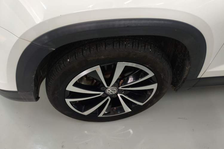 Used Volkswagen Tharu 2020 280TSI Two-Wheel Drive Luxury Edition China VI Standard Left Front Wheel Hub