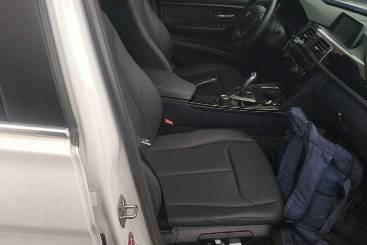 Used BMW 3 Series 2017 320Li Fashion Model
