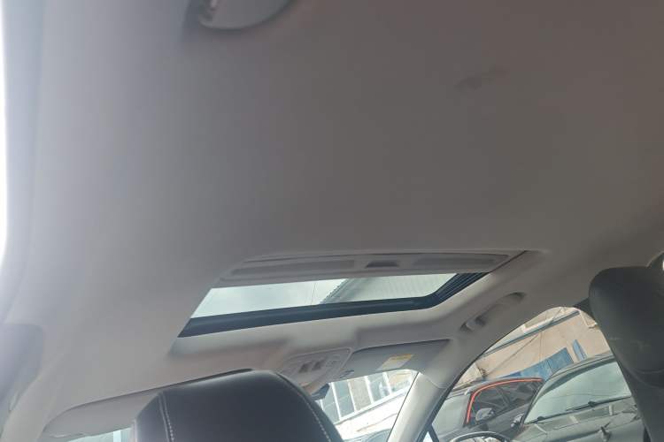 Used Chevrolet Cruze 2018 Revised Version 320 Automatic Pioneer Edition Headliner