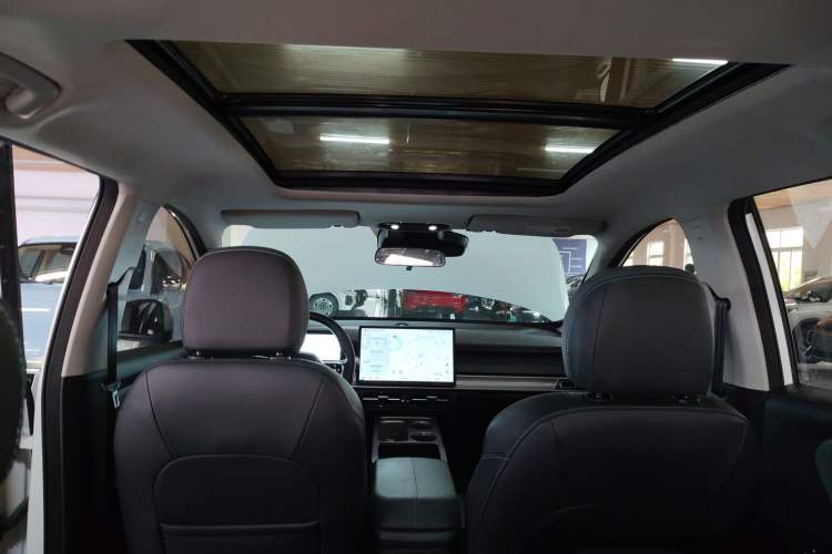 Used AION Y 2023 Plus 510 Smart Edition Headliner