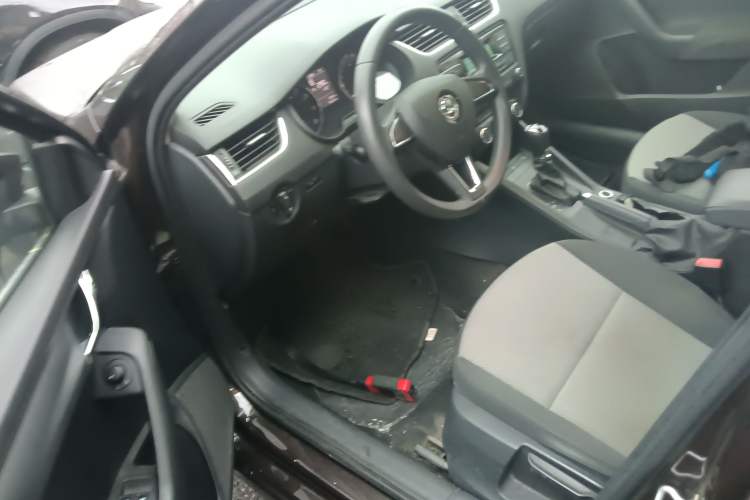 Used Skoda Octavia 2017 Classic Model 1.6L Automatic Comfort Edition