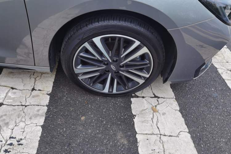 Used Chery Arrizo 8 2023 High-Performance Edition 2.0T DCT Powerfully Equipped Right Front Wheel Hub