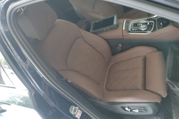 Used BMW X6 2023 xDrive40i Luxury Model with M Sport Package