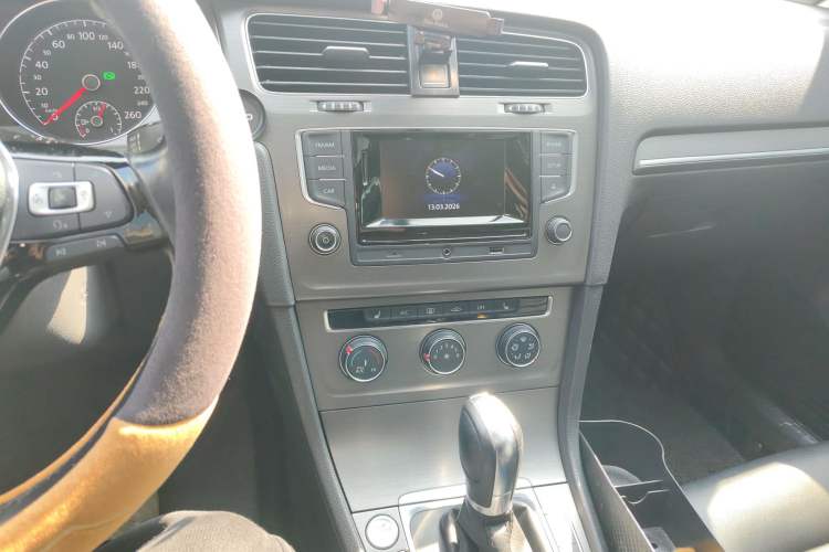 Used Volkswagen Golf 2016 230TSI Automatic Luxury Version
