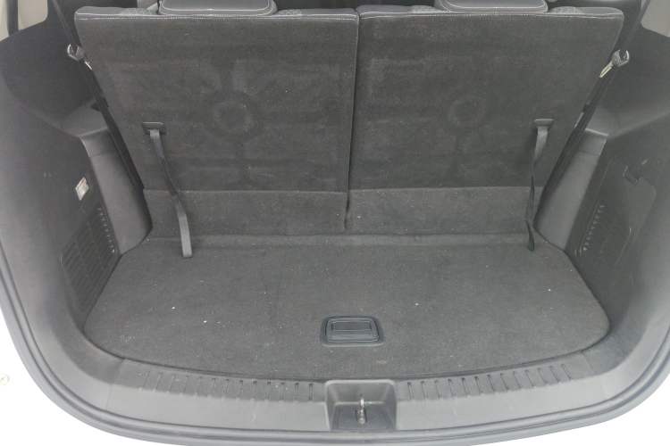 Used Baojun 730 2019 1.5T CVT Fashion Model 7 Seats China V Emission Standard
