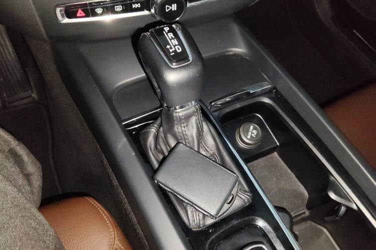 Used Volvo XC60 2019 T5 4x4 Smart & Dynamic Sport Edition China VI Standard