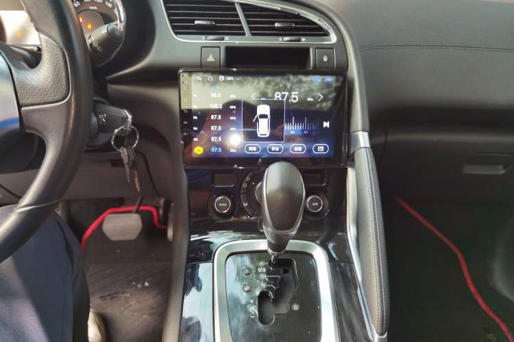 Used Peugeot 3008 2015 2.0L Automatic Trend Edition Audio And AC Panel