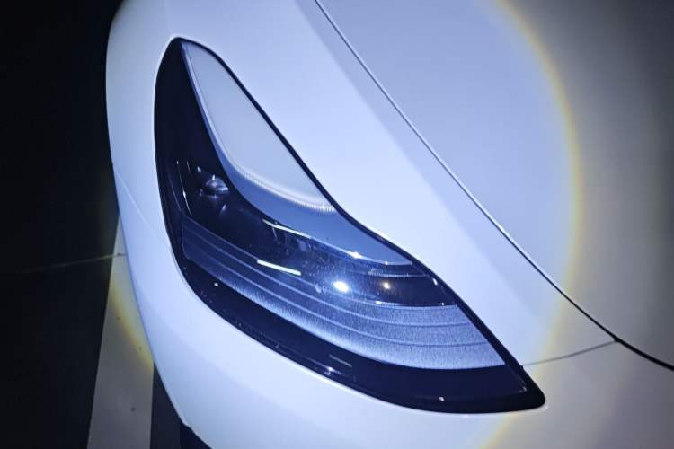 Used Tesla Model Y 2023 Rear-Wheel-Drive Version Right Front Headlight