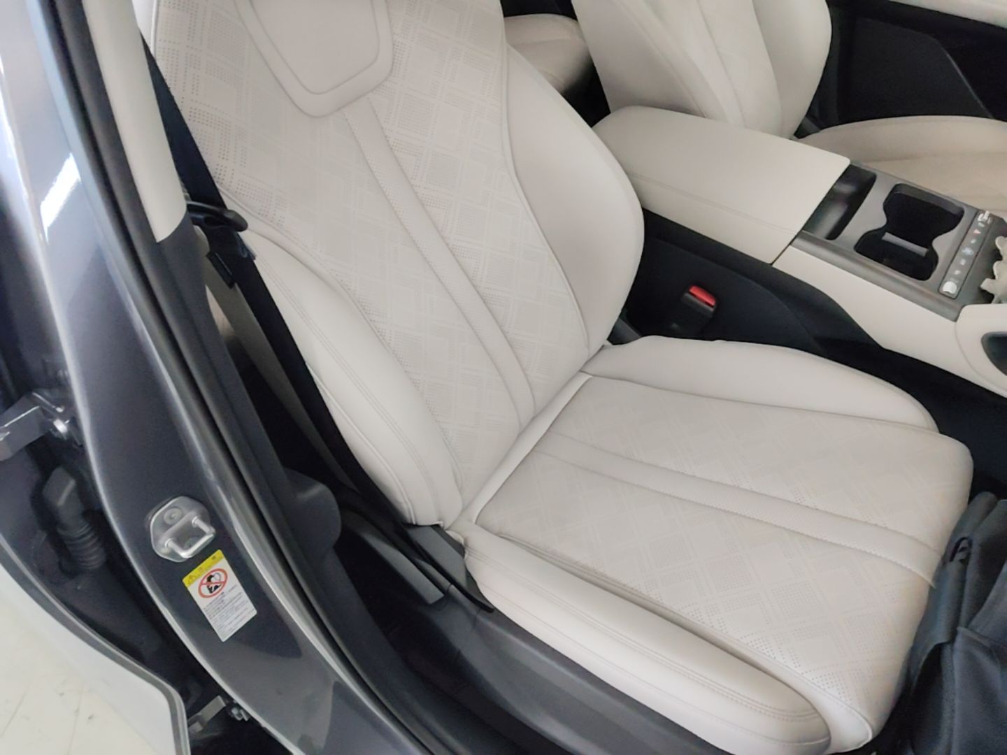 BYD Yuan UP 2025 Intelligent Driving Version 401 KM Dynamic Edition — снимка 19