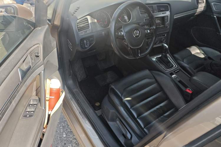 Used Volkswagen Golf 2015 1.4TSI Automatic Luxury Model