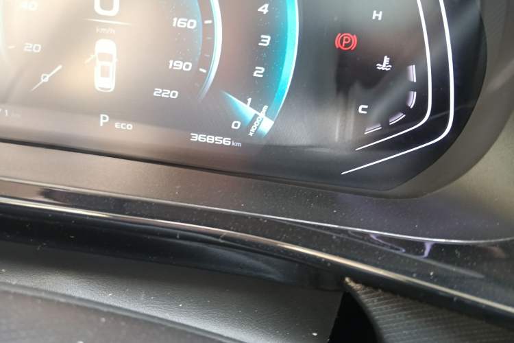 Used CHANGAN OSHAN X5 2022 Sport Edition 1.5T DCT Cyclone Assault Odometer Close Up