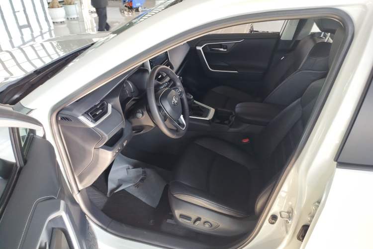 Used Toyota RAV4 2020 2.0L CVT Two-Wheel Drive Fashion PLUS Edition
