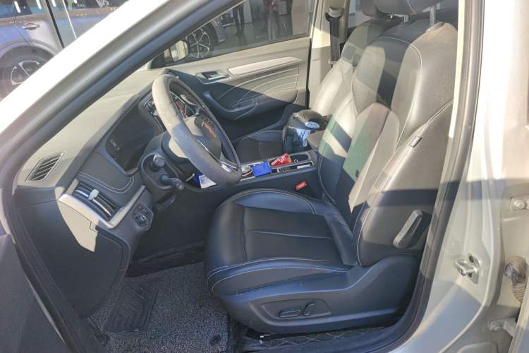 Used Roewe i6 New Energy 2017 45T Hybrid Connect & Smart Enjoyment Edition