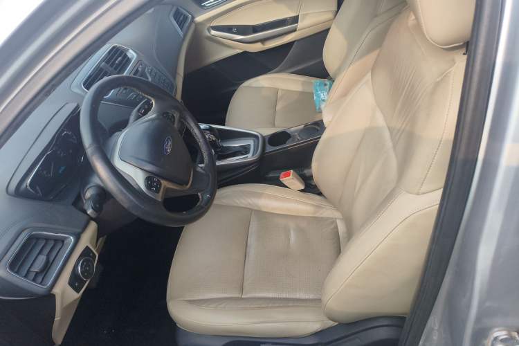 Used Ford Escort 2015 1.5L Automatic Fashion Model
