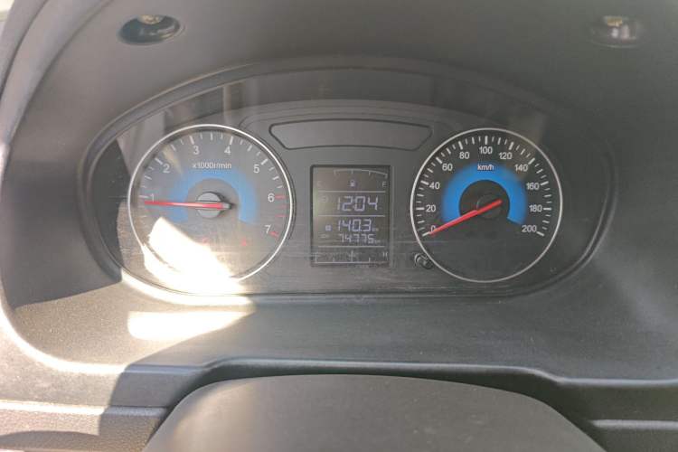 Used Dongfeng Fengon 330 2014 1.5L Manual Utility Version DK15
