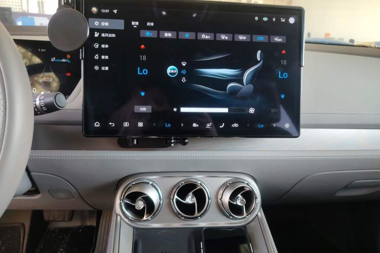 Used Denza N8 2023 Four-Wheel Drive Ultra-Hybrid Flagship Six-Seater Version