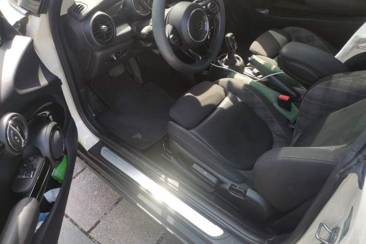 Used MINI 2018 1.5T COOPER Classic Edition
