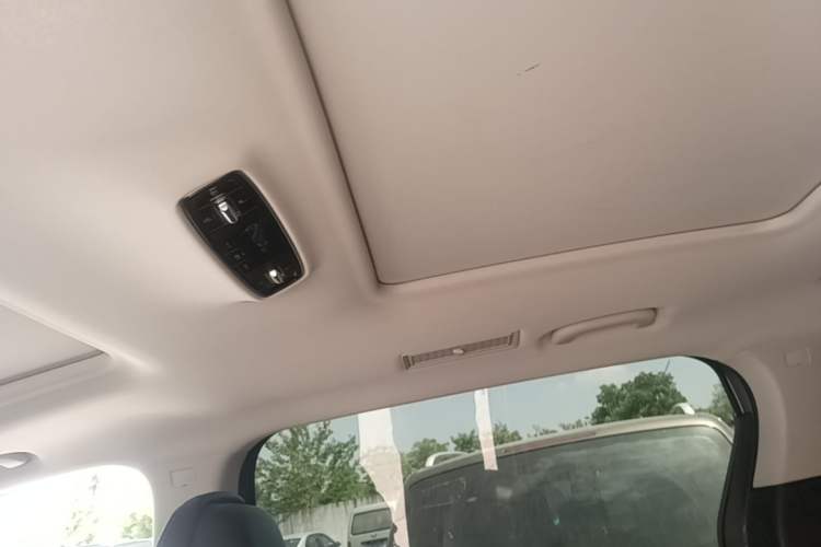 Used Roewe iMAX8 2022 400TGI Prestige Edition