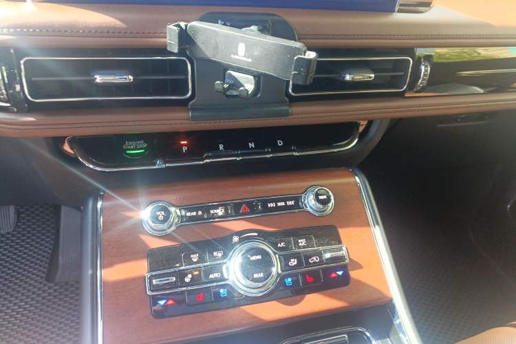 Used Lincoln Aviator 2021 3.0T V6 All-Wheel-Drive Executive Edition