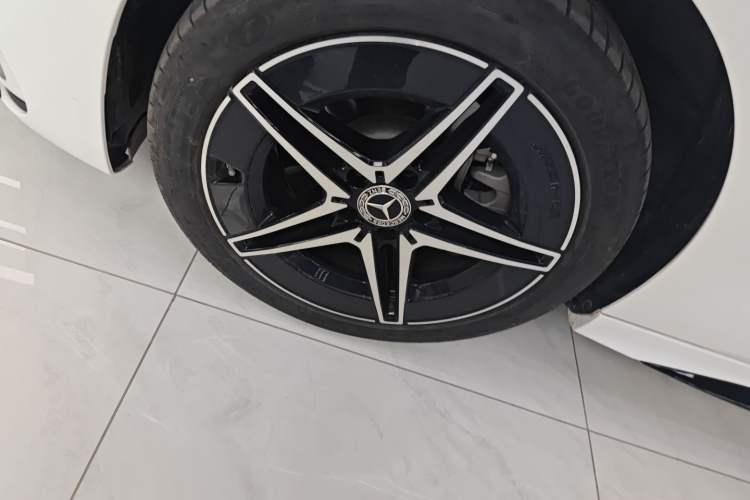 Used Mercedes-Benz C-Class 2025 C 260 L Obsidian Night Sport Edition Exterior 4