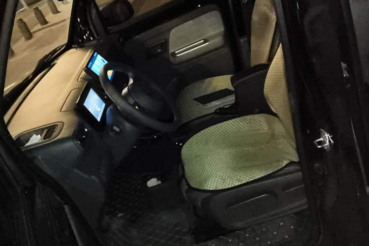 Used Wuling Zhiguang New Energy 2025 Model 305km Ambitious Edition