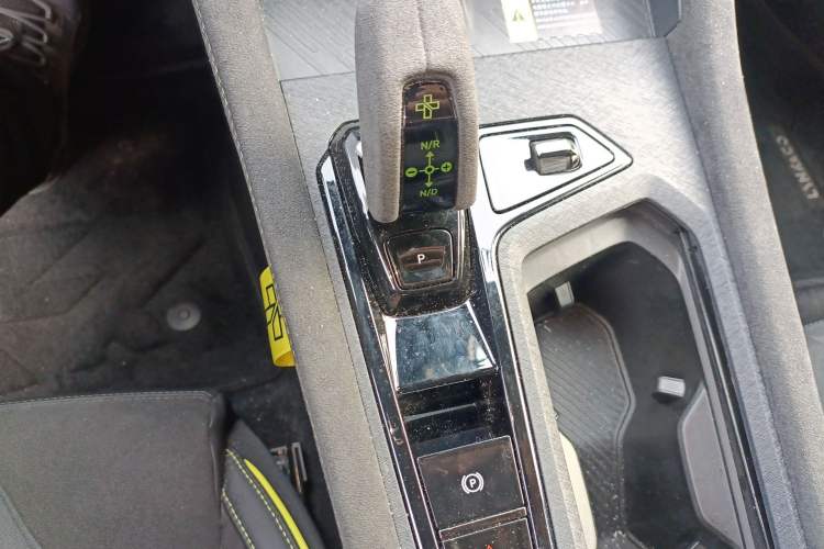 Used Lynk & Co 03 2023 03+ Racing All-Wheel-Drive Version Gear Lever