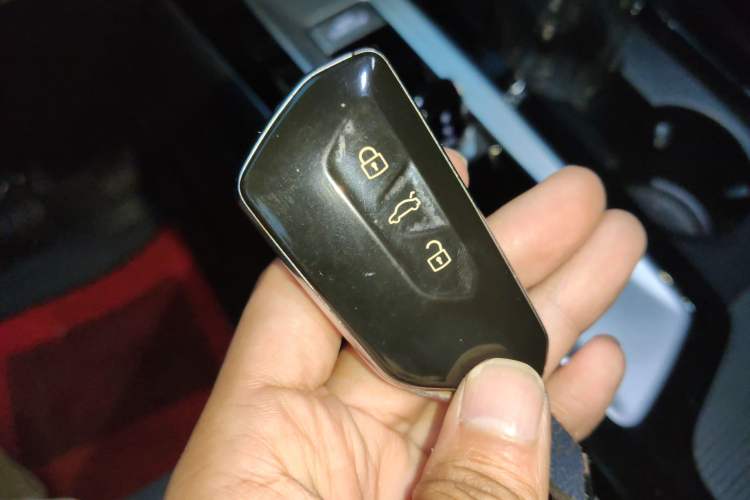 Used Volkswagen Tavendor 2023 330TSI Luxury Touring Edition
