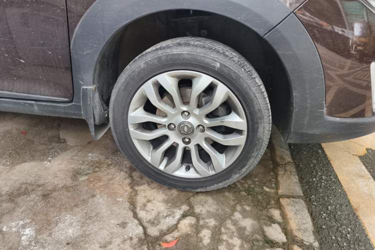 Used Dongfeng Aeolus AX3 2016 1.5L Manual ZhiKu Model
