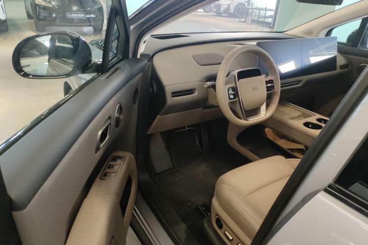 Used Li Auto Li Auto i8 2025 Model Standard Version
