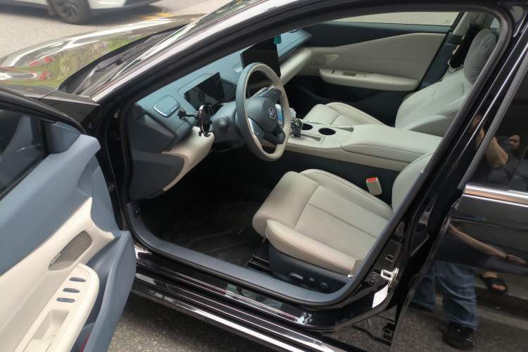 Used Nissan Teana 2024 2.0L XE Genuine Edition
