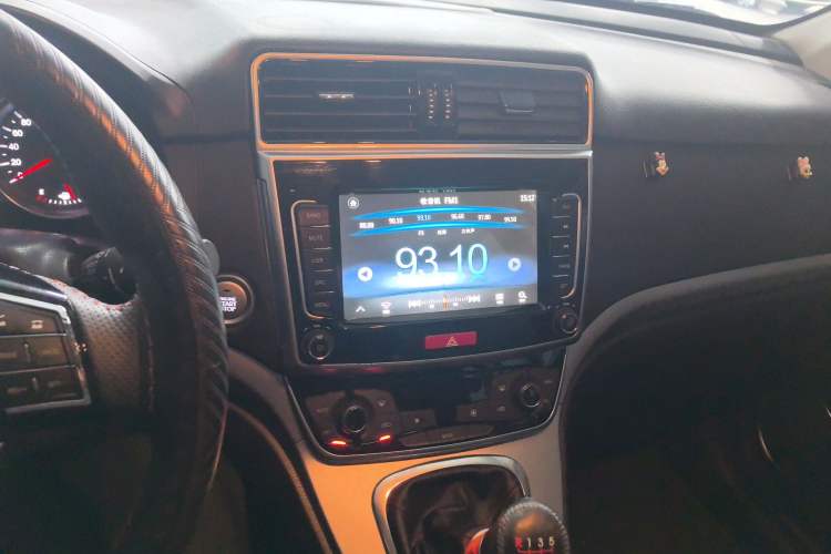 Used Haval M6 2019 1.5T Manual Two-Wheel Drive Elite Version China VI Standard Audio And AC Panel